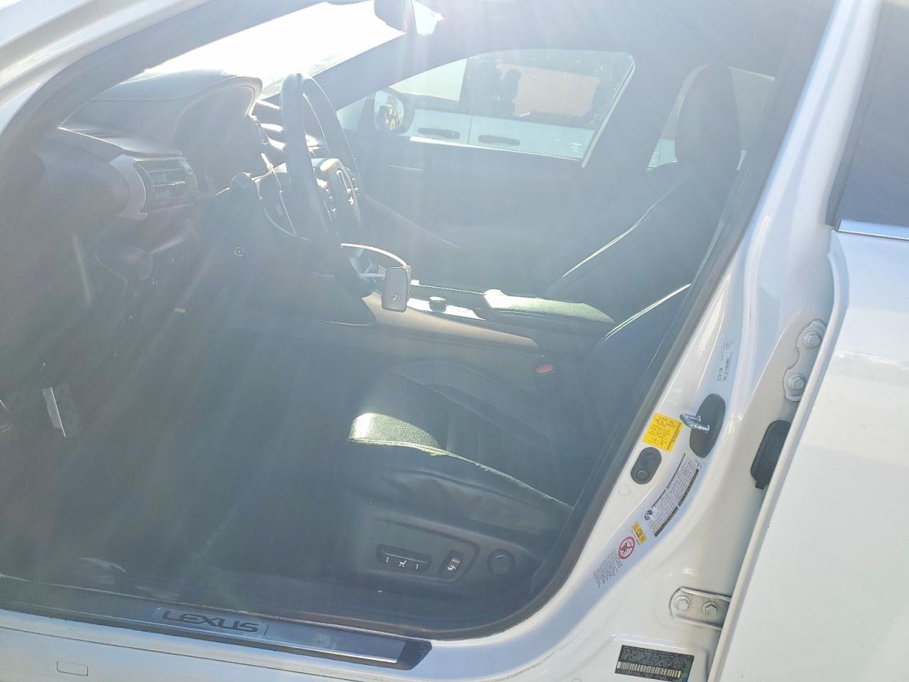 2018 LEXUS IS