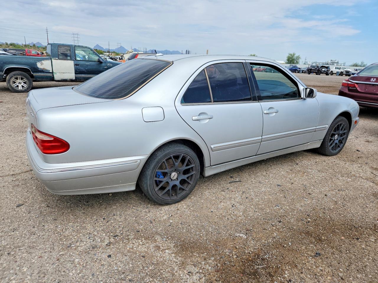 2000 MERCEDES-BENZ E-CLASS