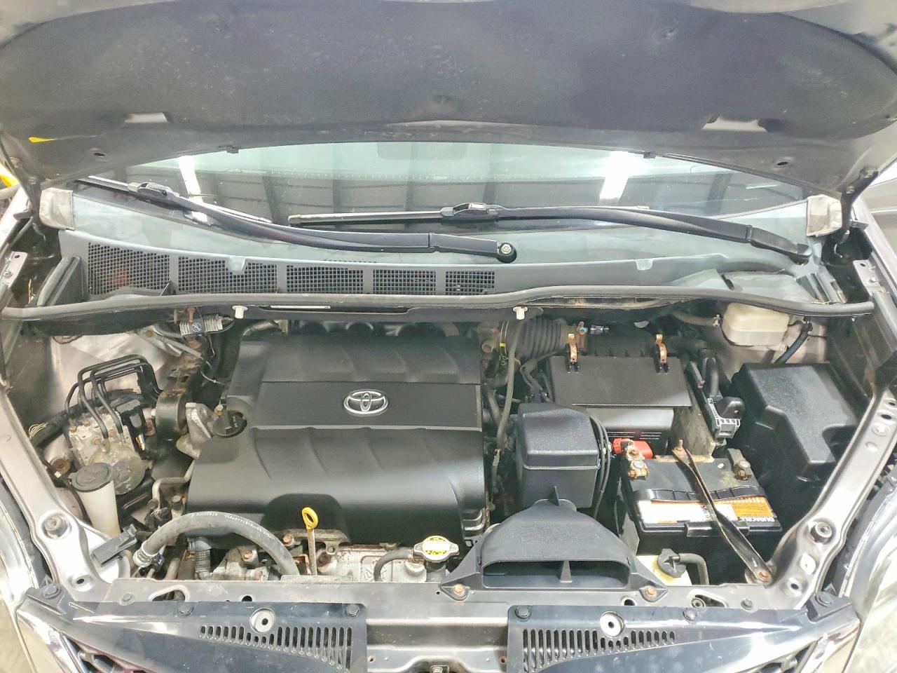 2012 TOYOTA SIENNA