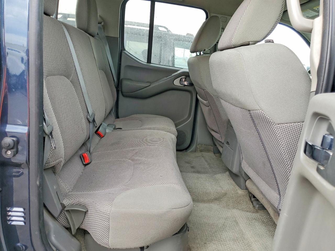 2015 NISSAN FRONTIER