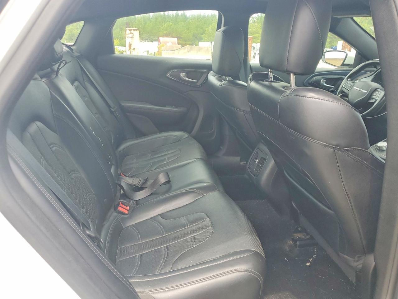 2015 CHRYSLER 200
