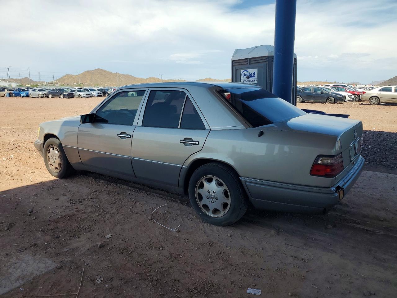 1995 MERCEDES-BENZ E-CLASS