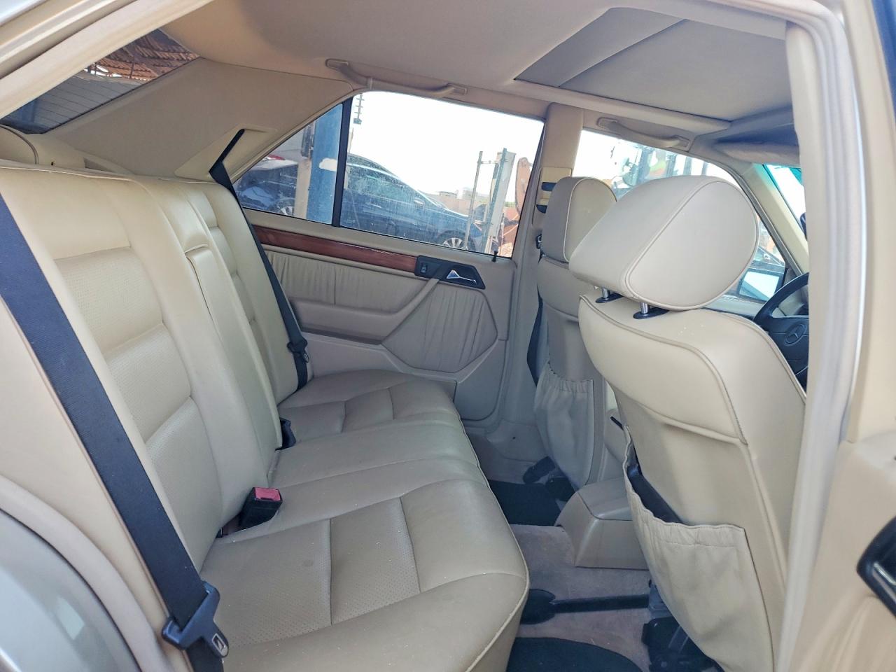 1995 MERCEDES-BENZ E-CLASS