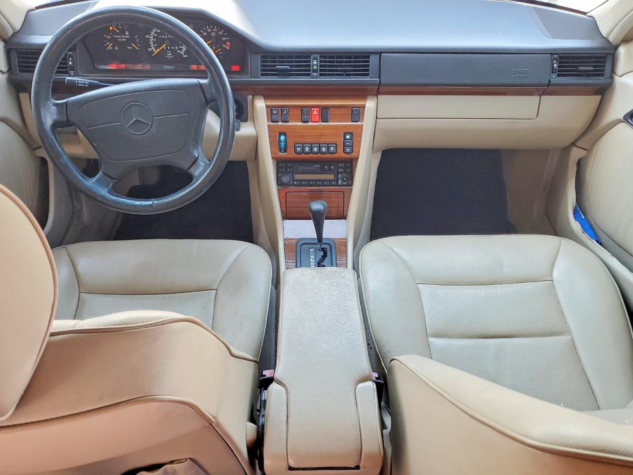 1995 MERCEDES-BENZ E-CLASS