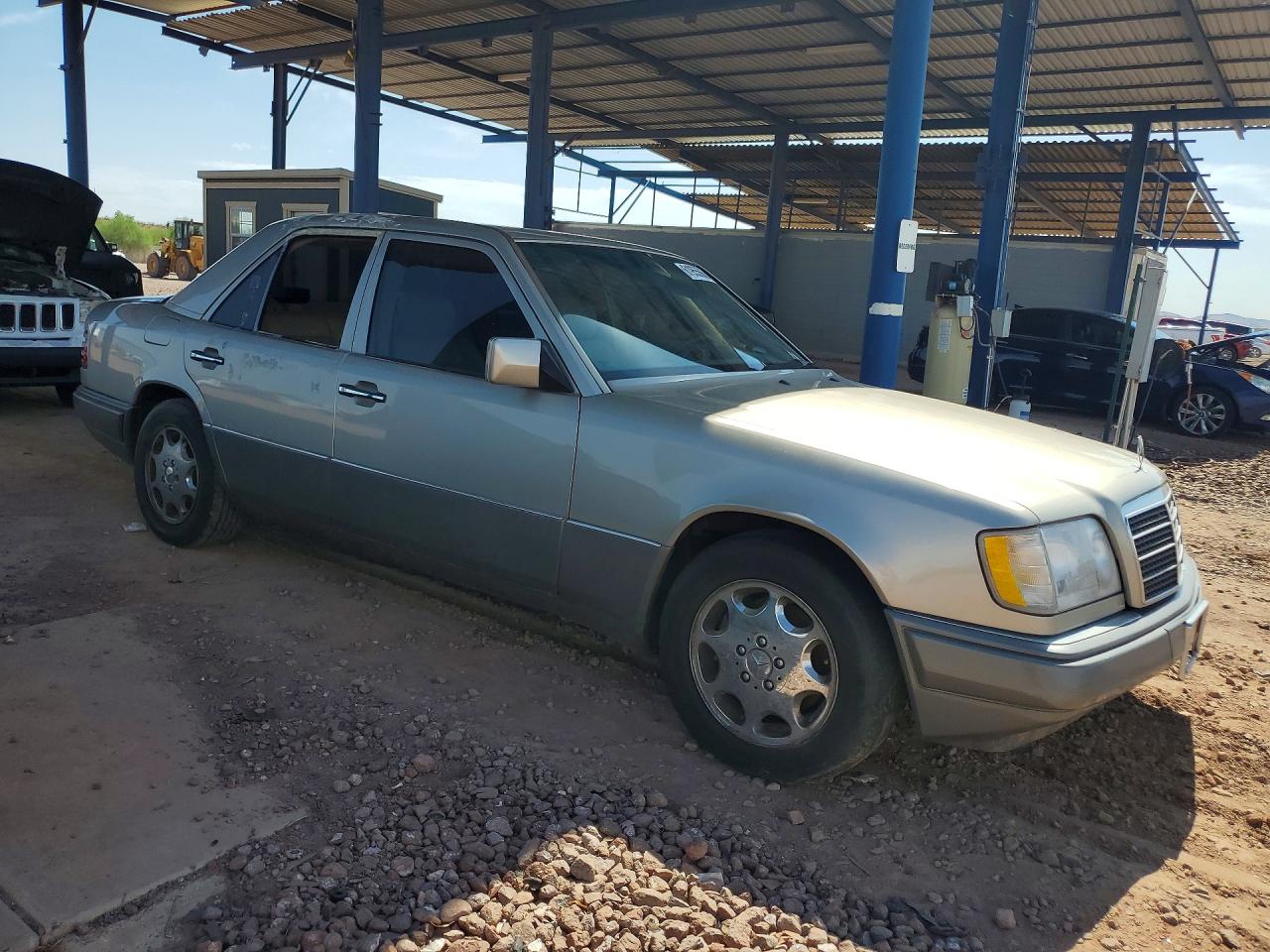1995 MERCEDES-BENZ E-CLASS