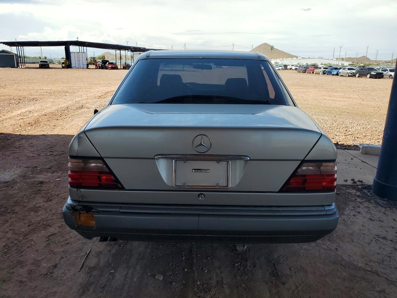 1995 MERCEDES-BENZ E-CLASS
