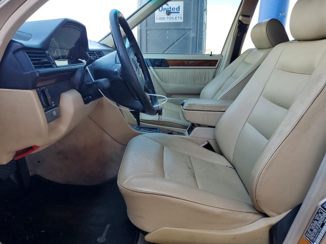 1995 MERCEDES-BENZ E-CLASS