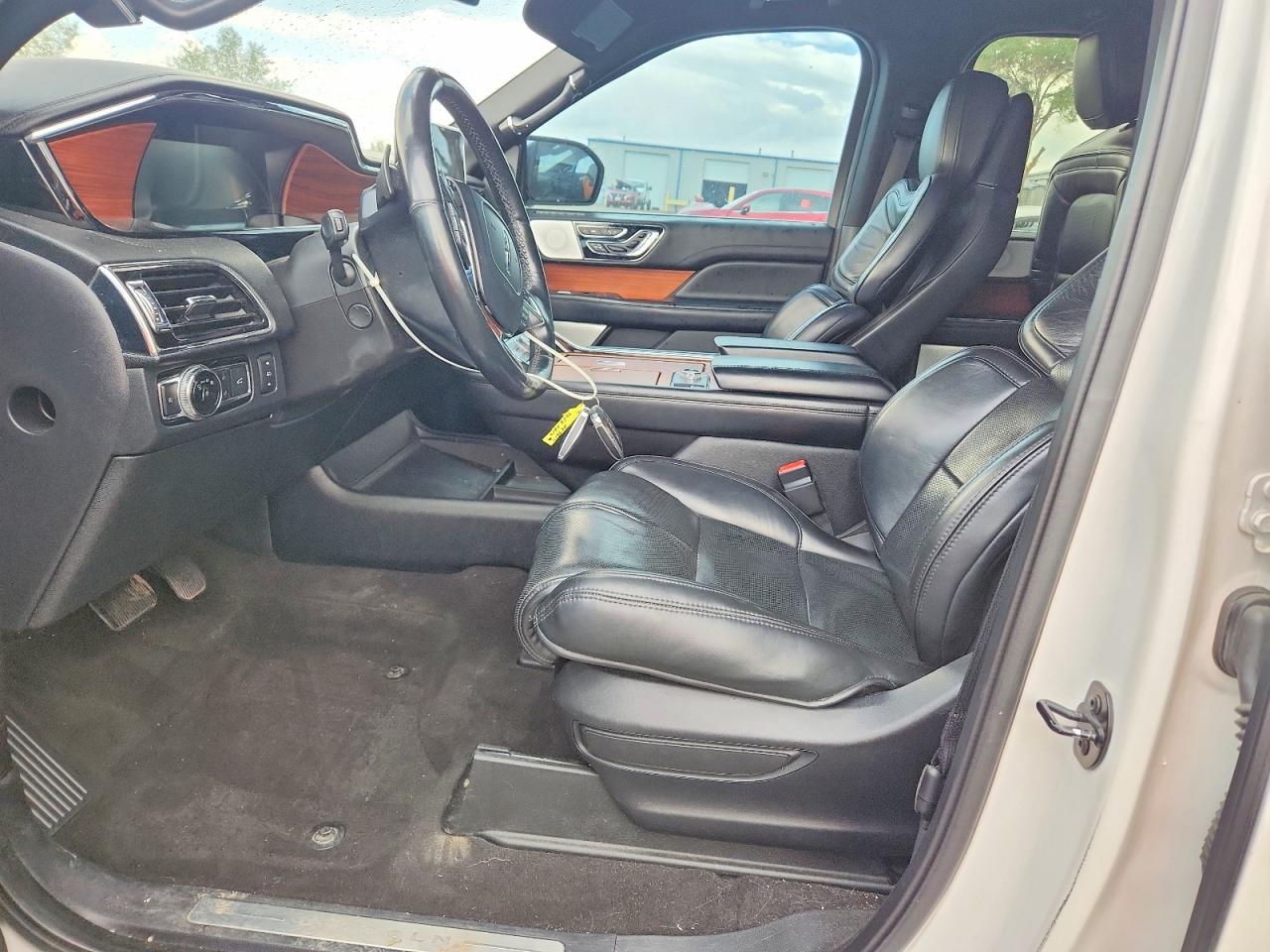 2019 LINCOLN NAVIGATOR