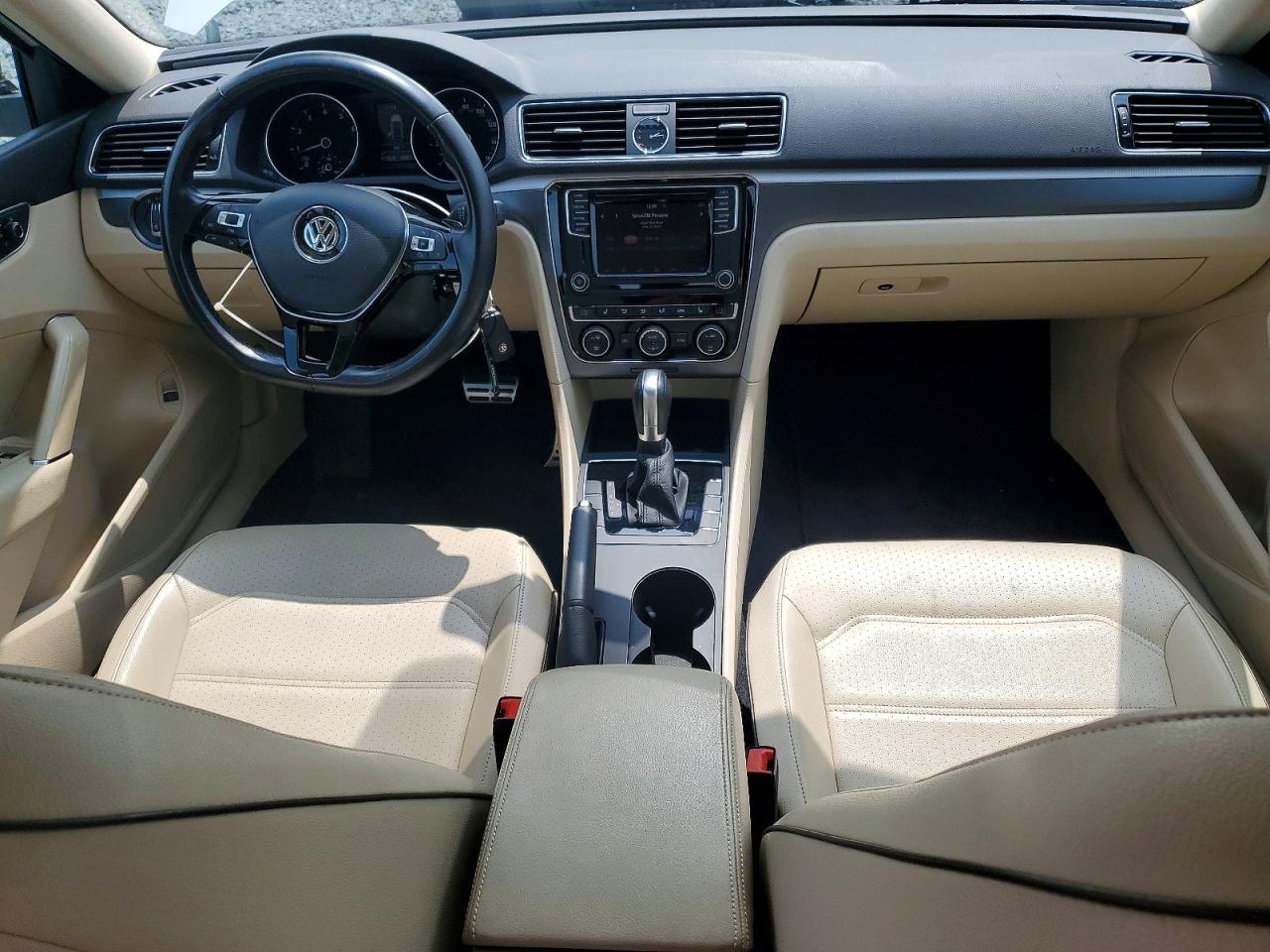 2017 VOLKSWAGEN PASSAT