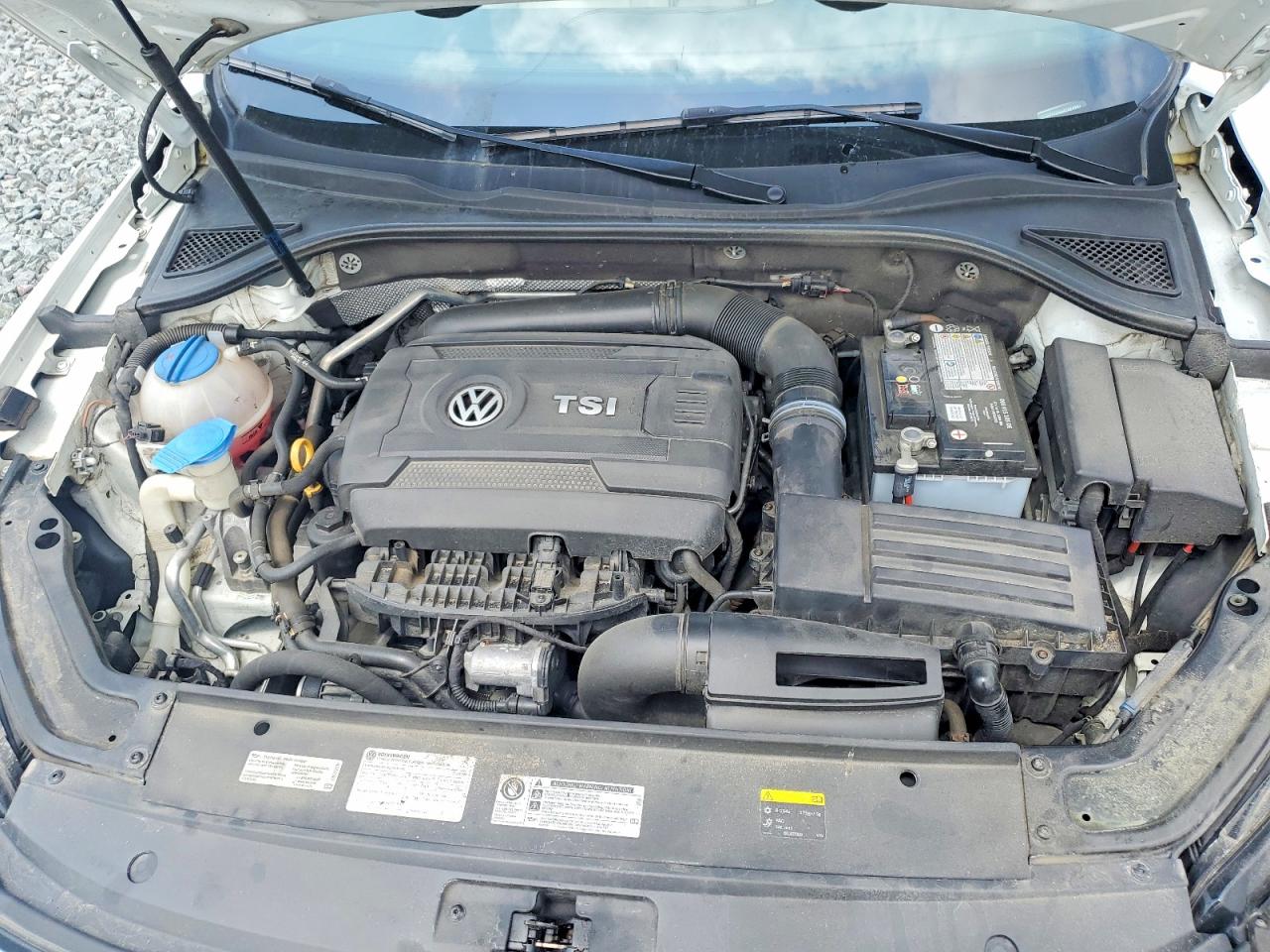 2017 VOLKSWAGEN PASSAT