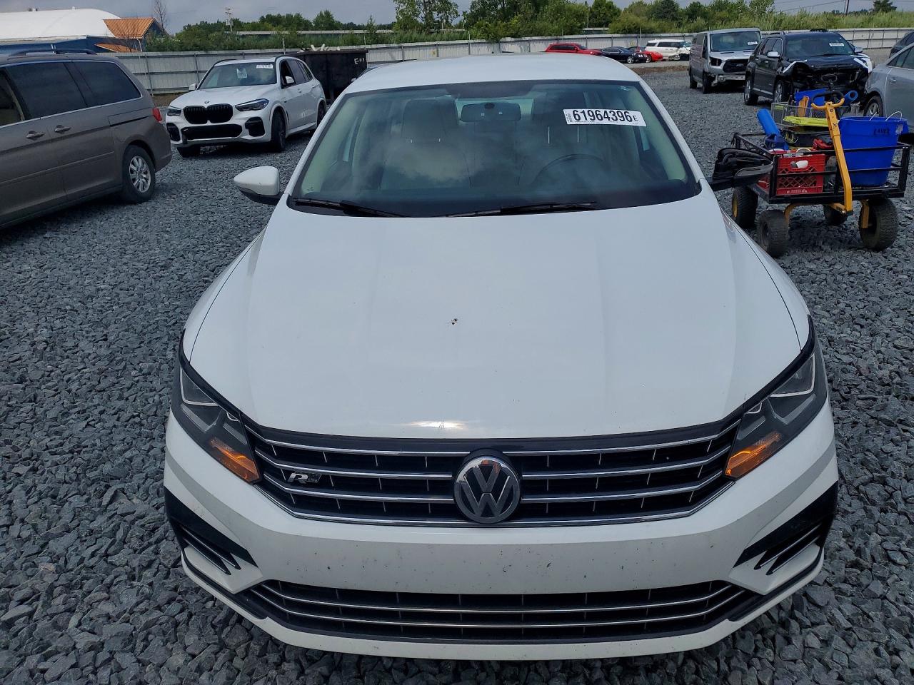 2017 VOLKSWAGEN PASSAT