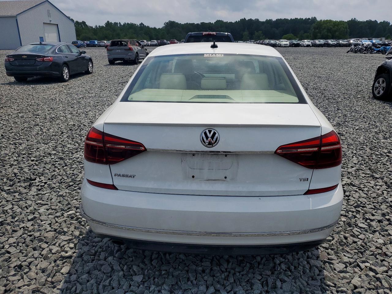 2017 VOLKSWAGEN PASSAT