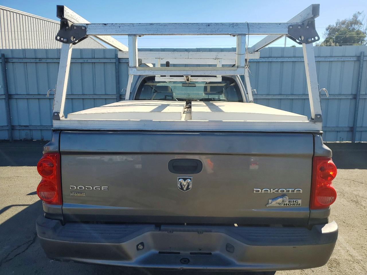 2011 DODGE DAKOTA