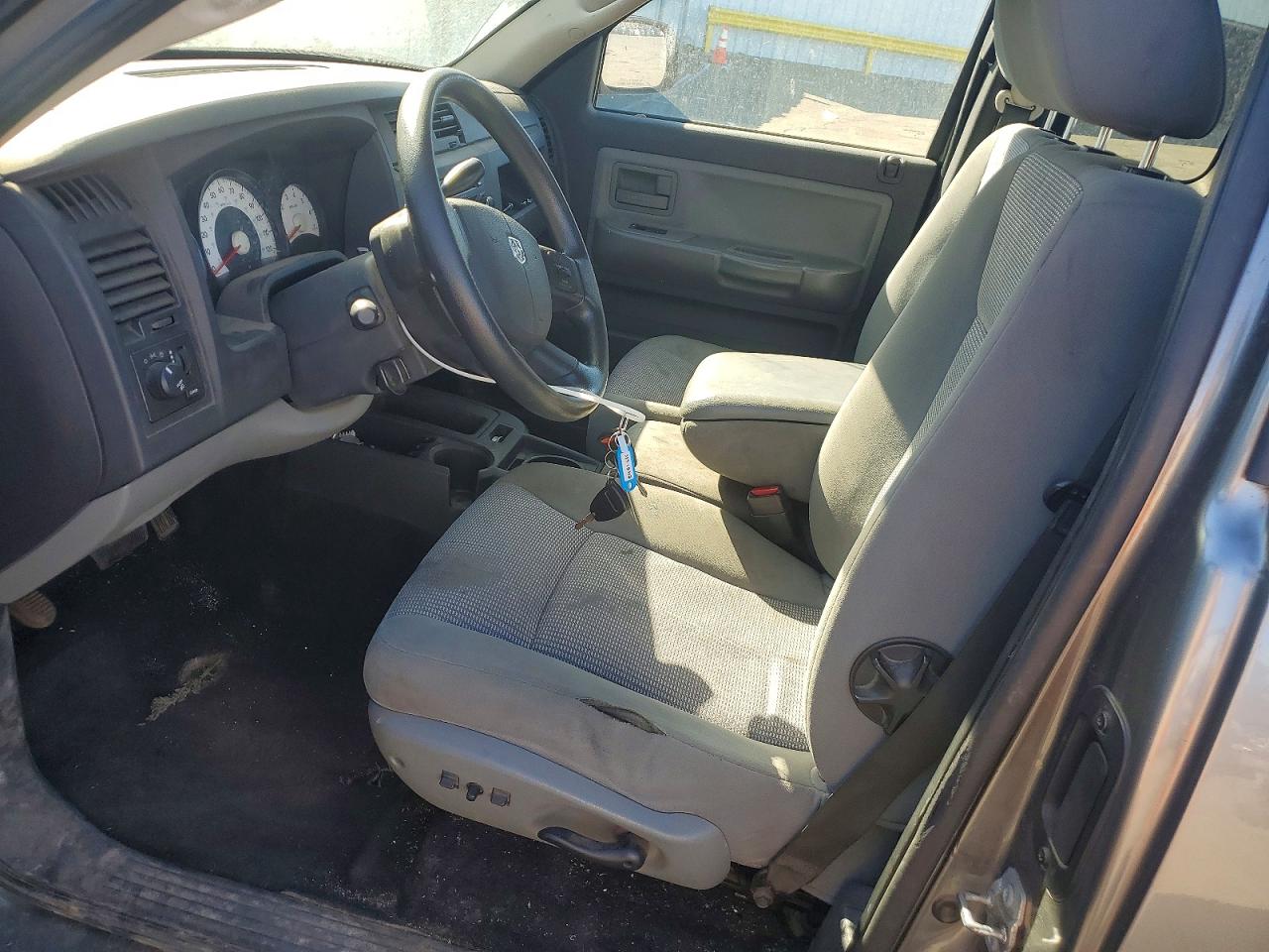 2011 DODGE DAKOTA