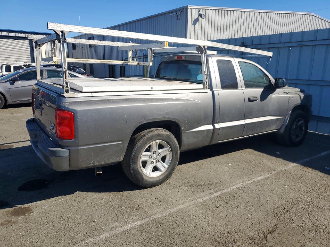 2011 DODGE DAKOTA