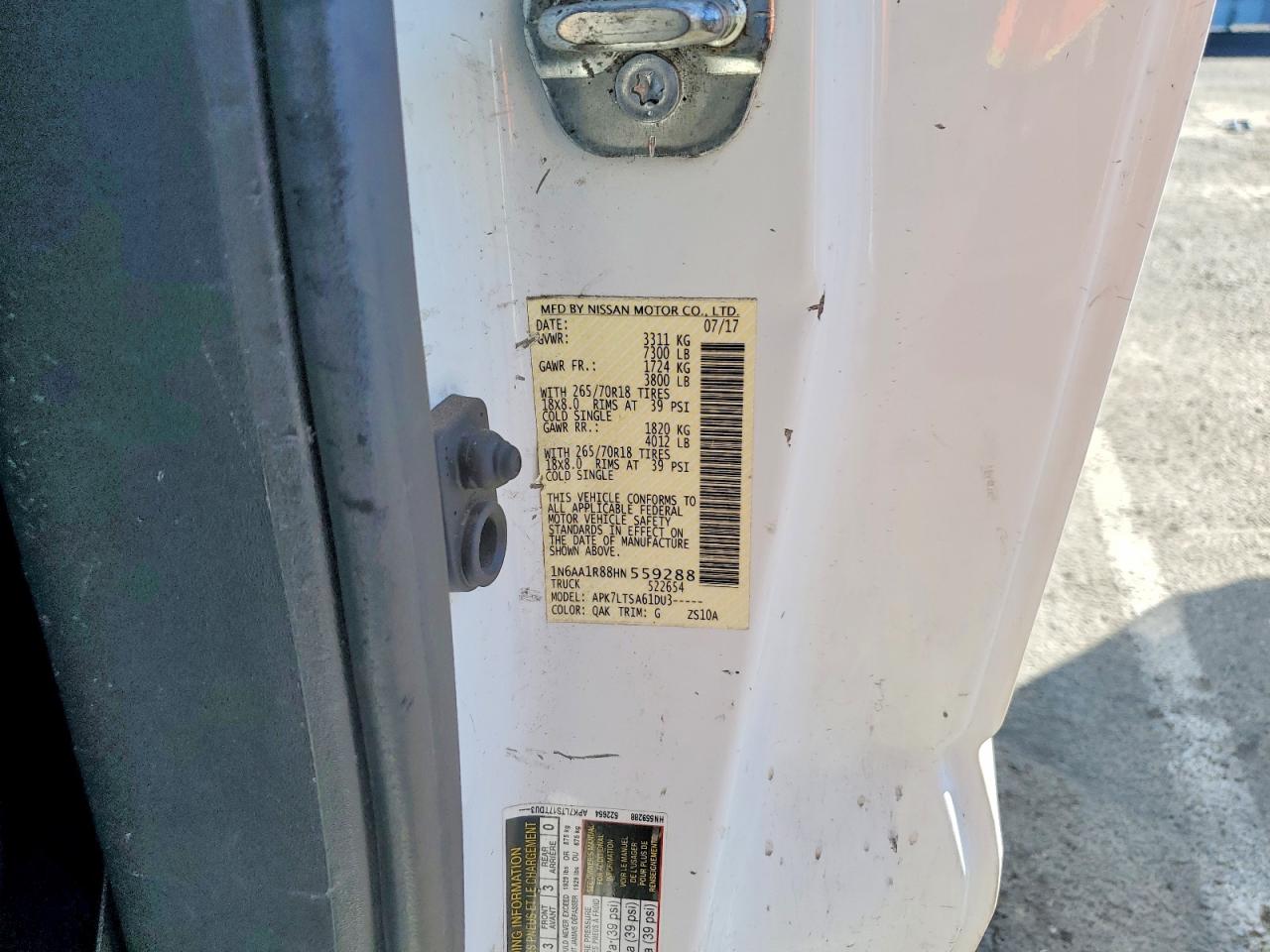 2017 NISSAN TITAN