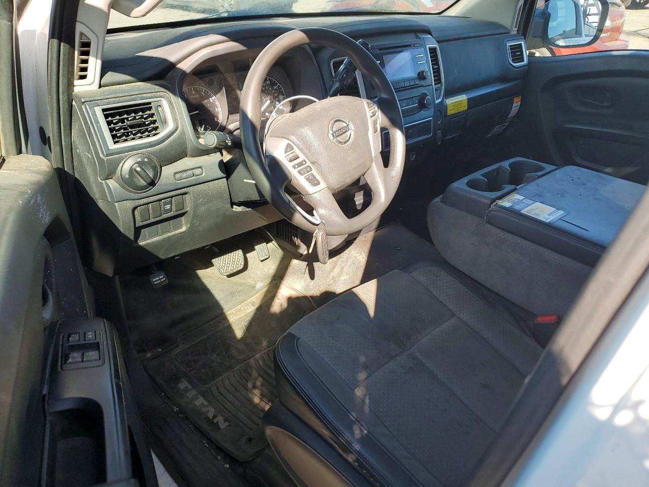 2017 NISSAN TITAN