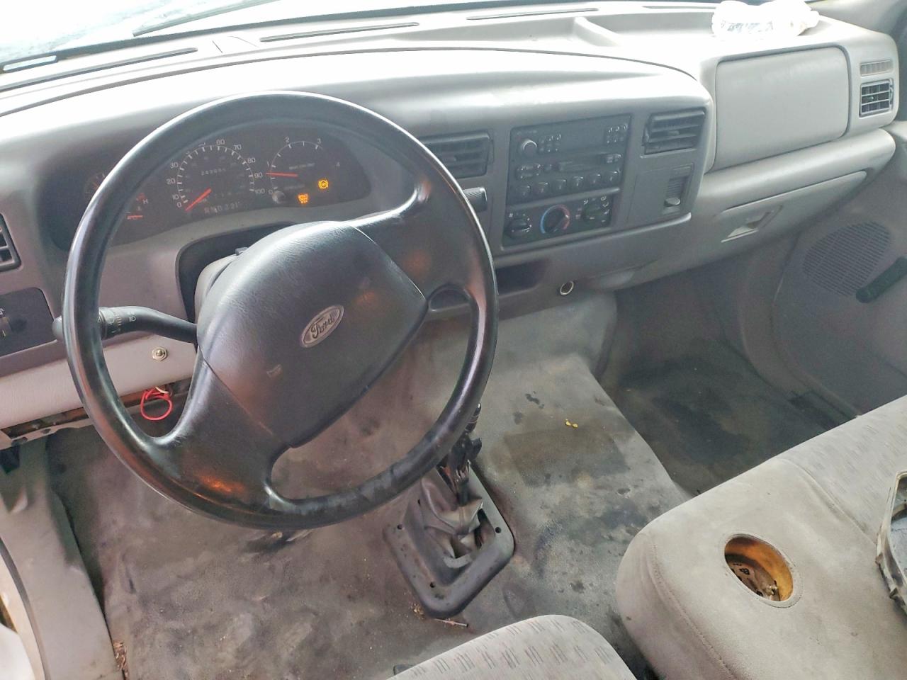 2000 FORD F650