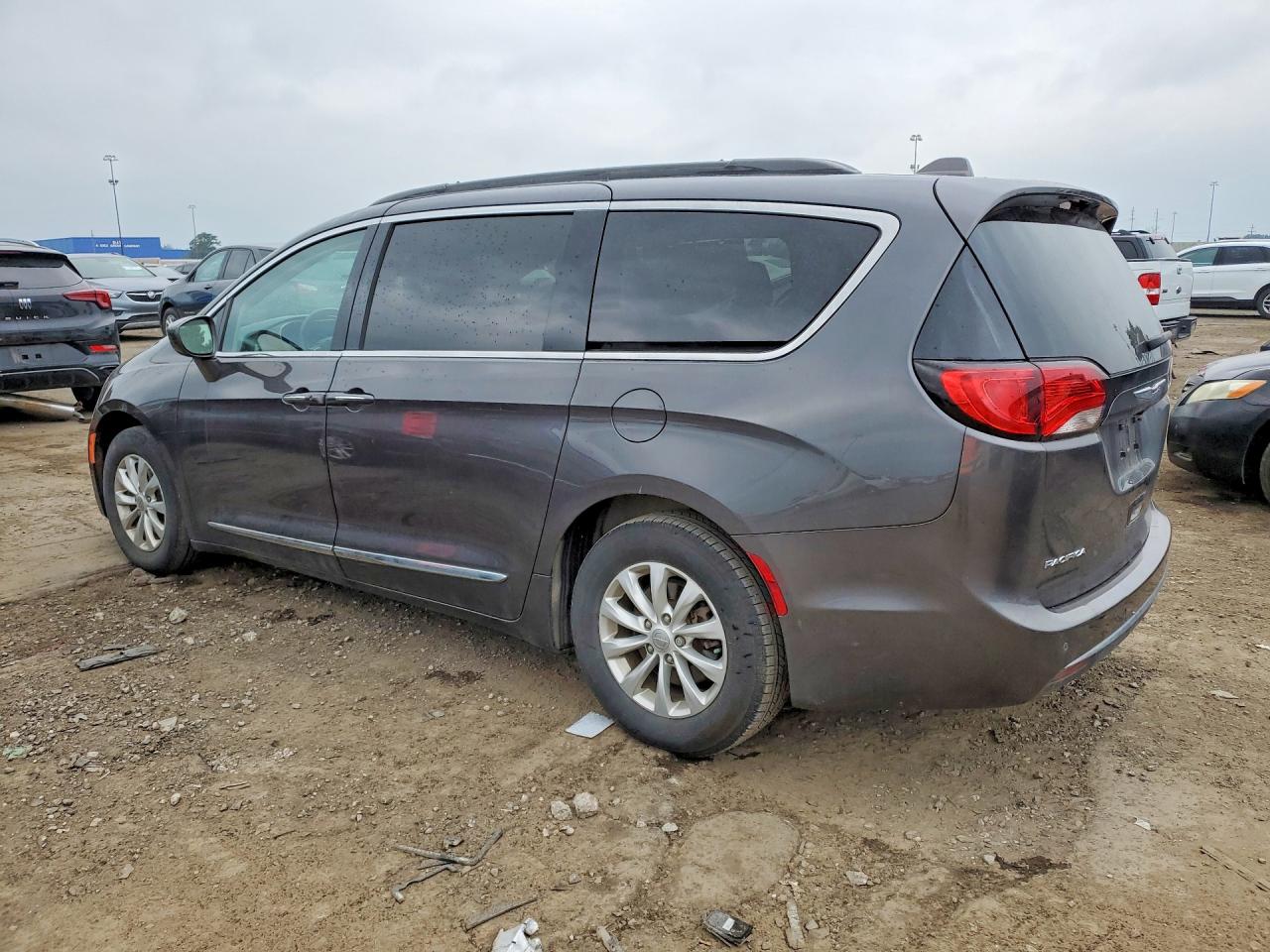2017 CHRYSLER PACIFICA
