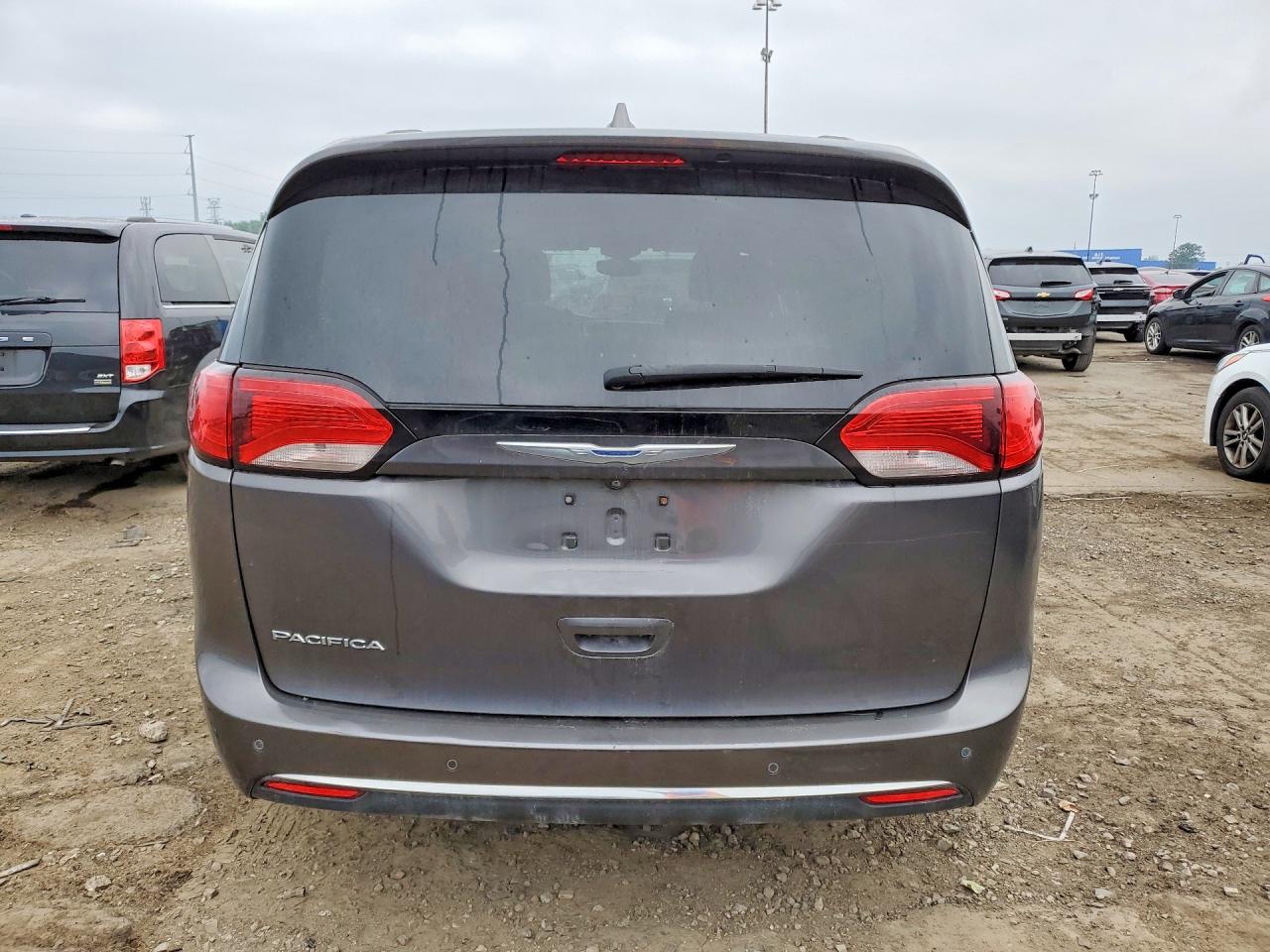 2017 CHRYSLER PACIFICA