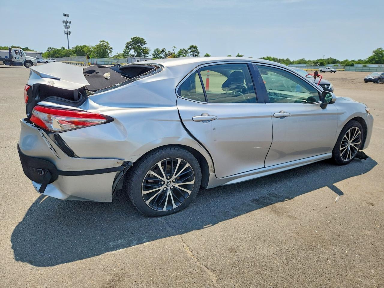 2018 TOYOTA CAMRY