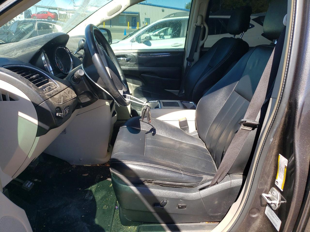 2016 CHRY MINIVAN