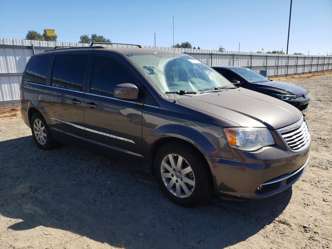 2016 CHRY MINIVAN