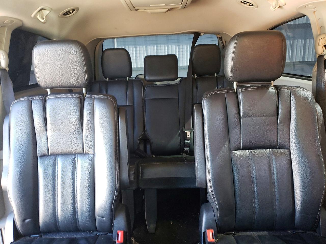 2016 CHRY MINIVAN