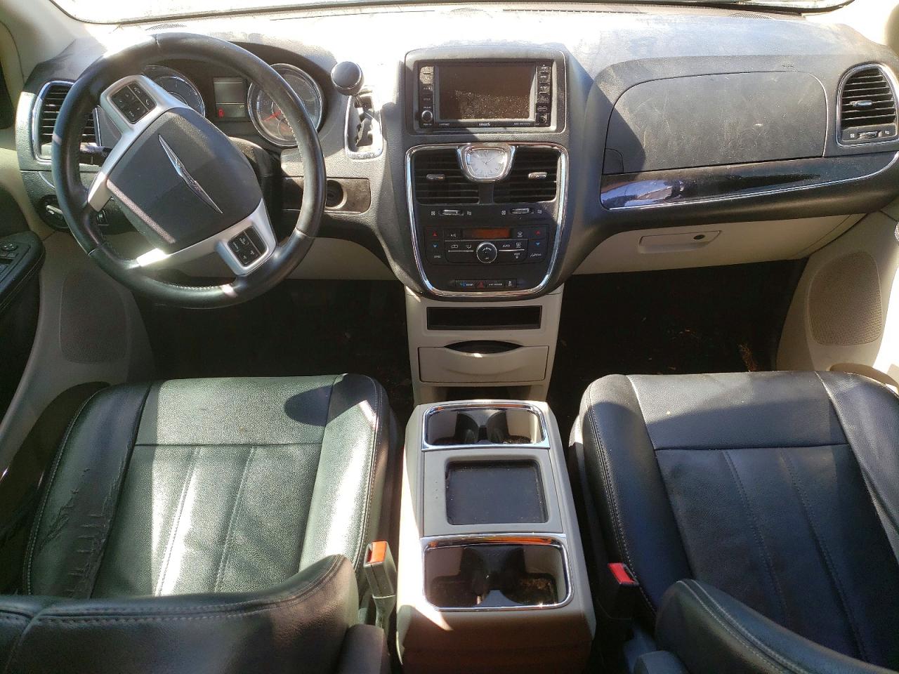 2016 CHRY MINIVAN