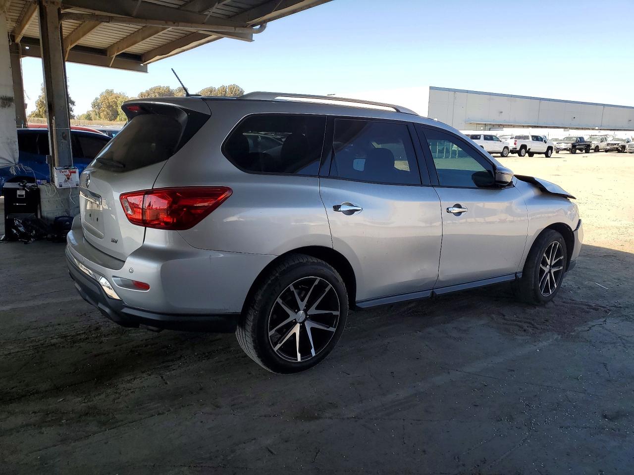 2017 NISSAN PATHFINDER