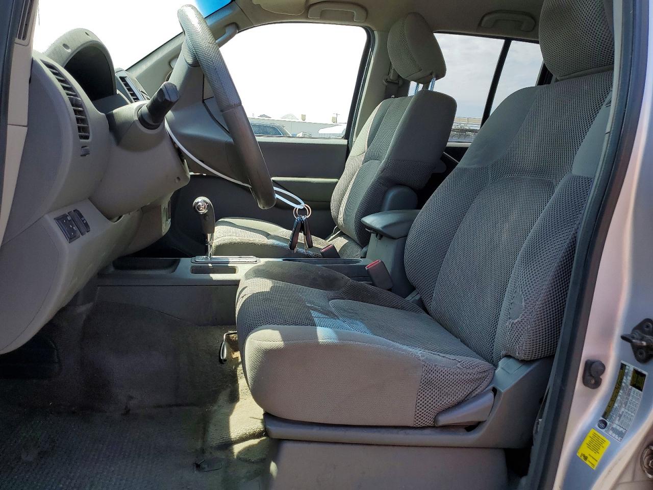 2010 NISSAN FRONTIER