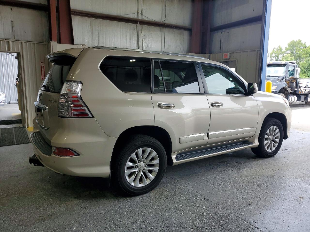 2016 LEXUS GX