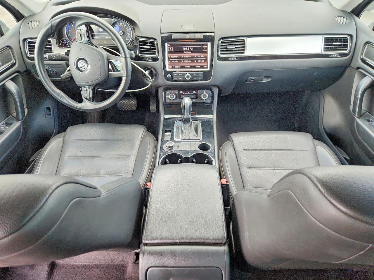 2013 VOLKSWAGEN TOUAREG