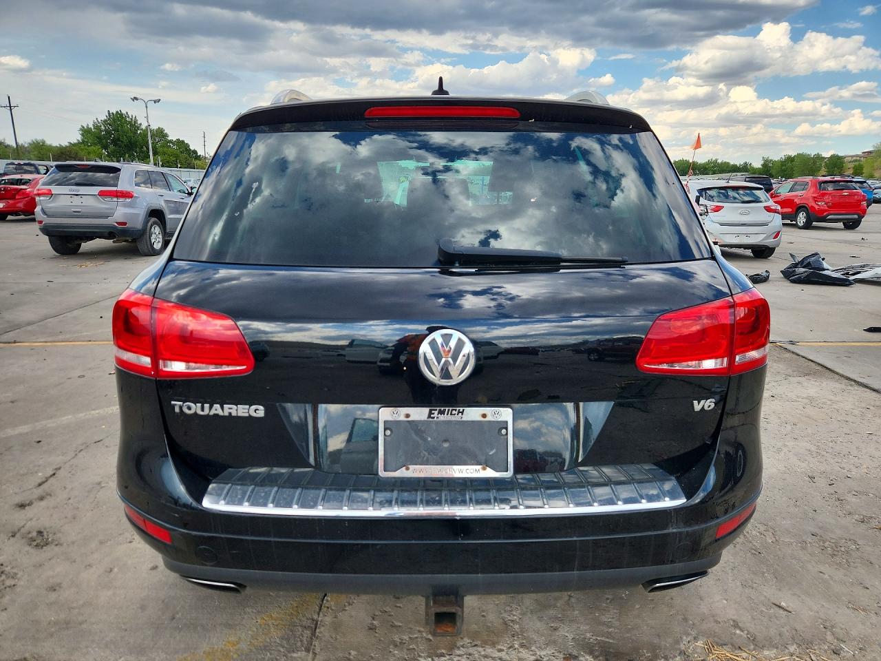 2013 VOLKSWAGEN TOUAREG
