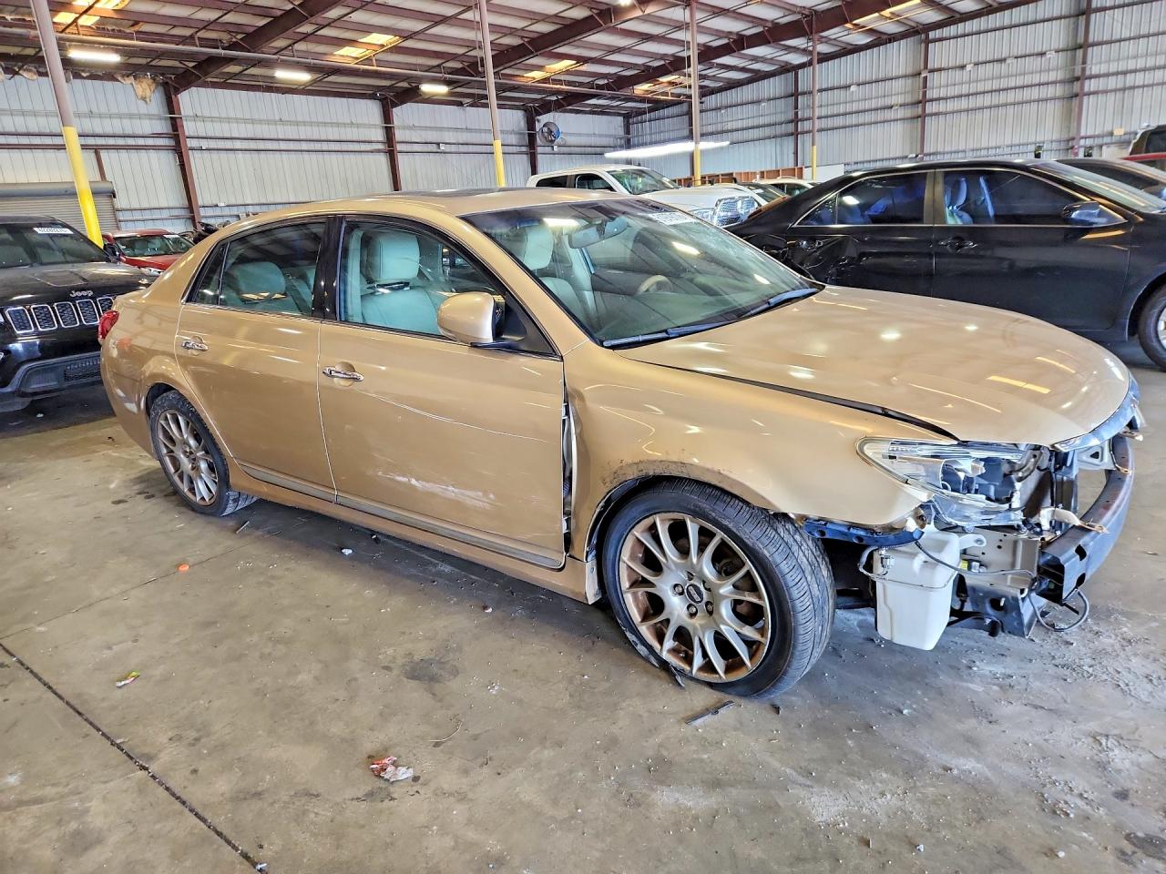 2011 TOYOTA AVALON