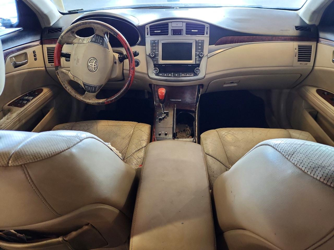 2011 TOYOTA AVALON