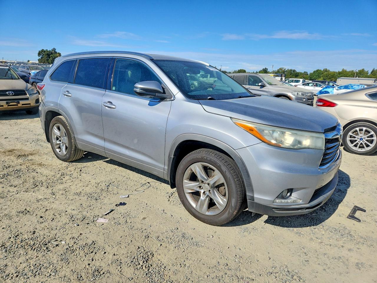 2015 TOYOTA HIGHLANDER