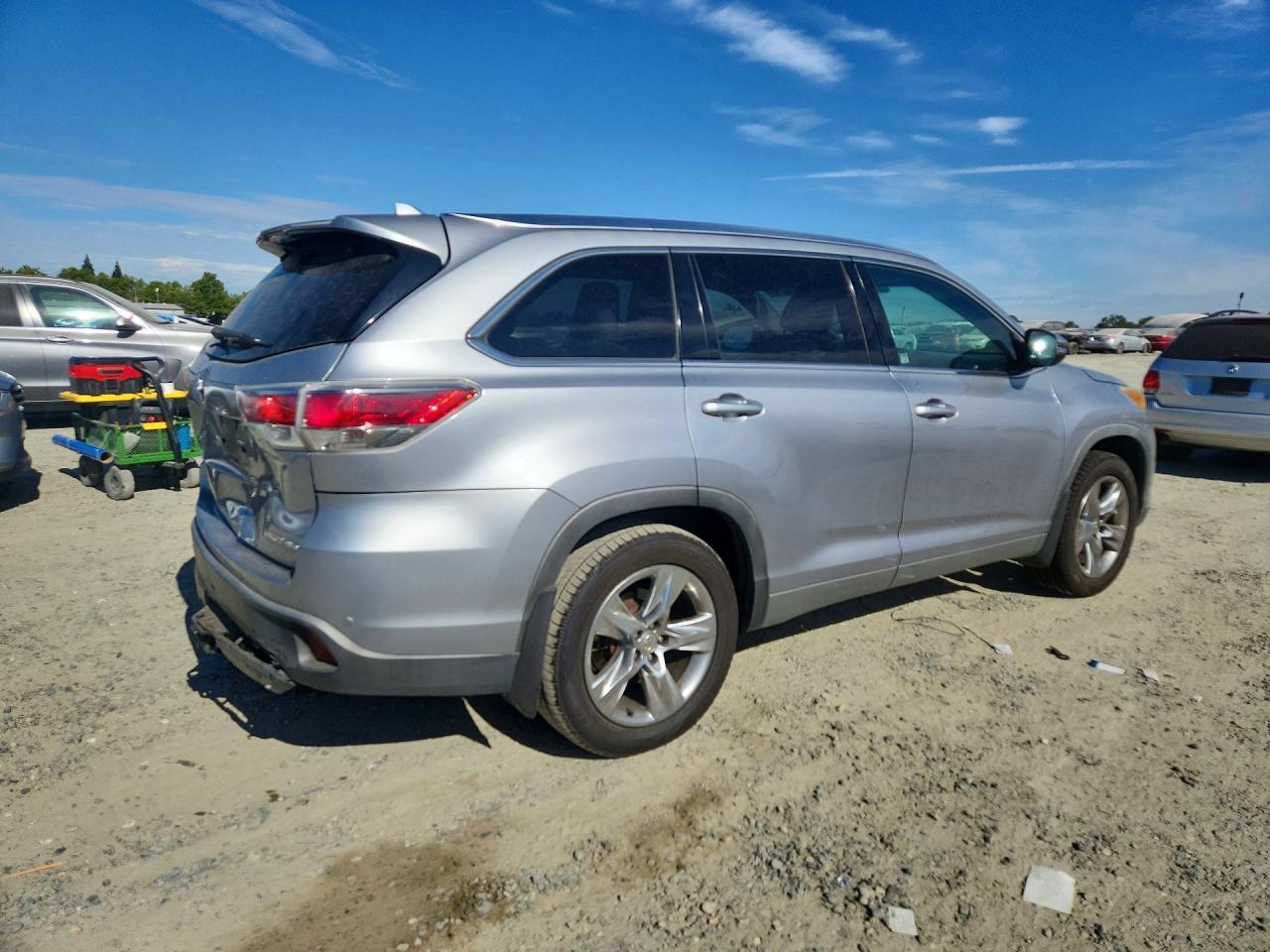 2015 TOYOTA HIGHLANDER