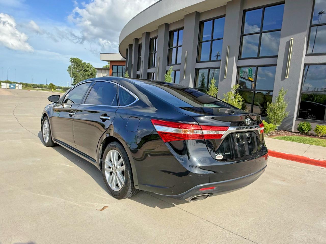 2014 TOYOTA AVALON
