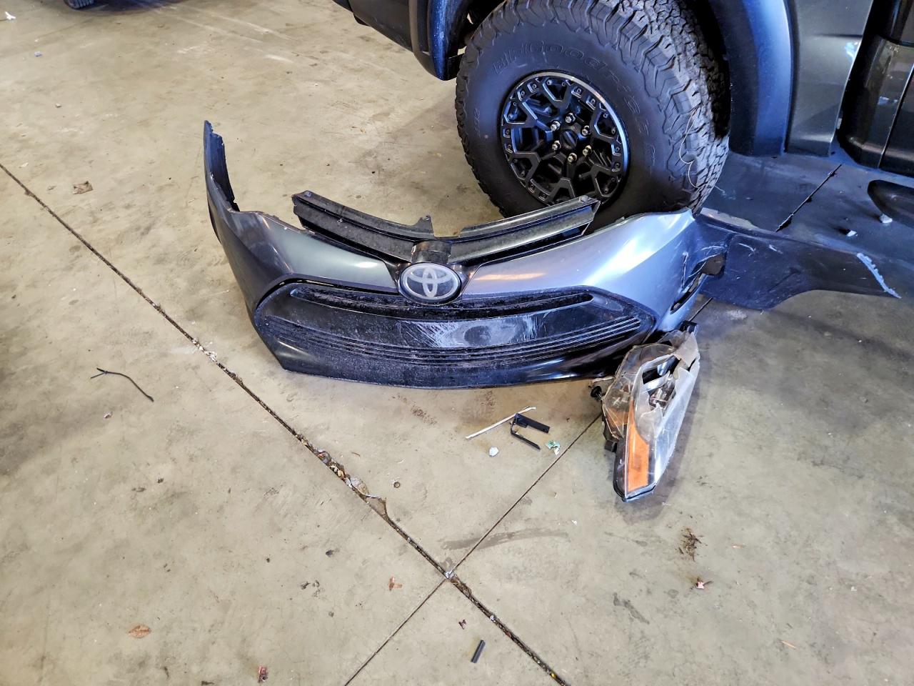 2018 TOYOTA COROLLA