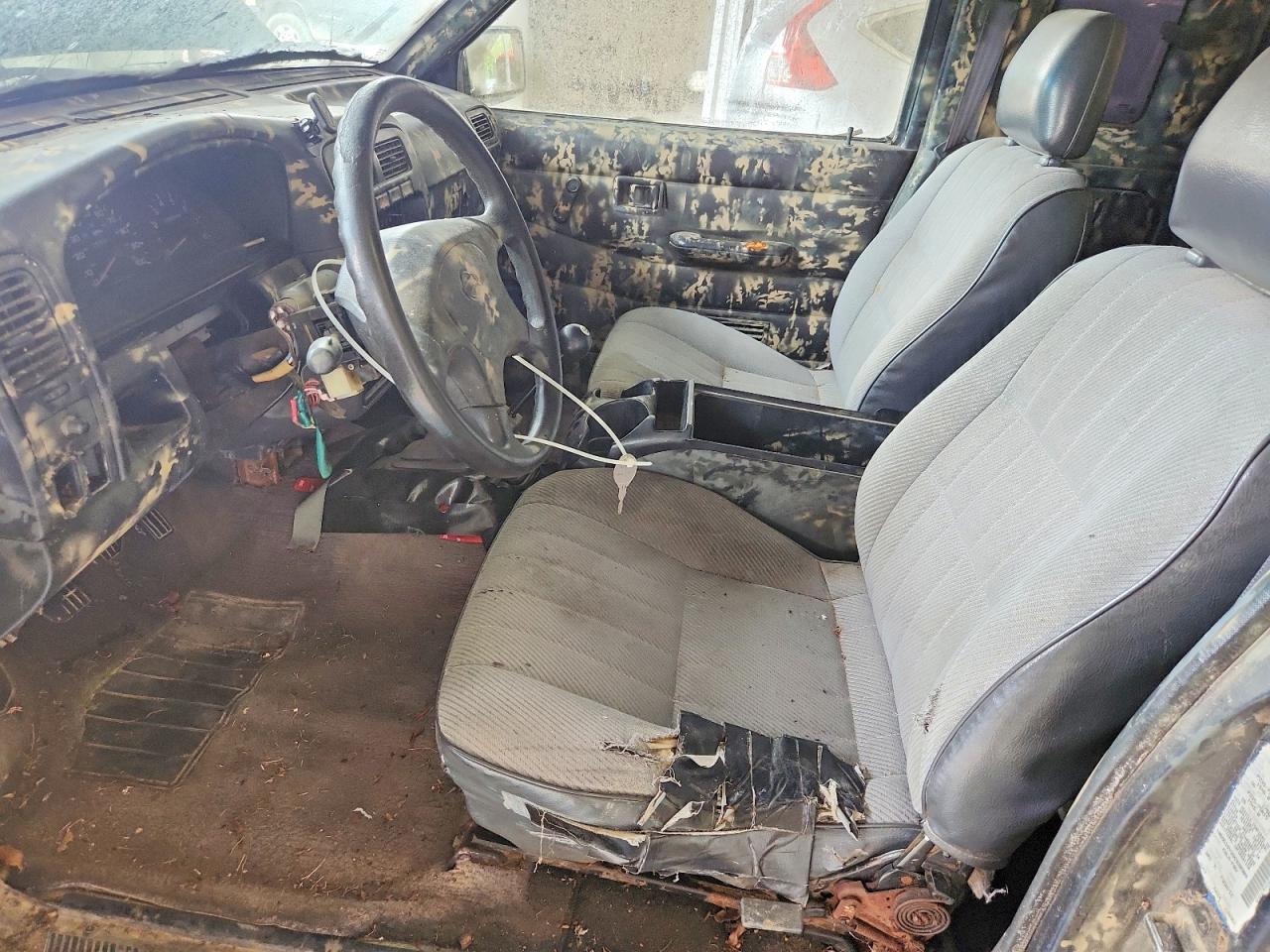 1995 NISSAN NAVARA