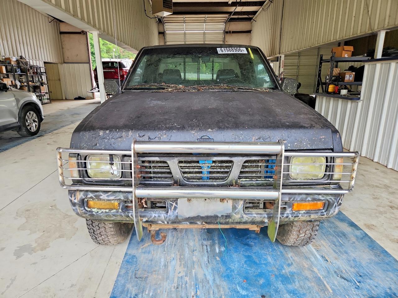 1995 NISSAN NAVARA