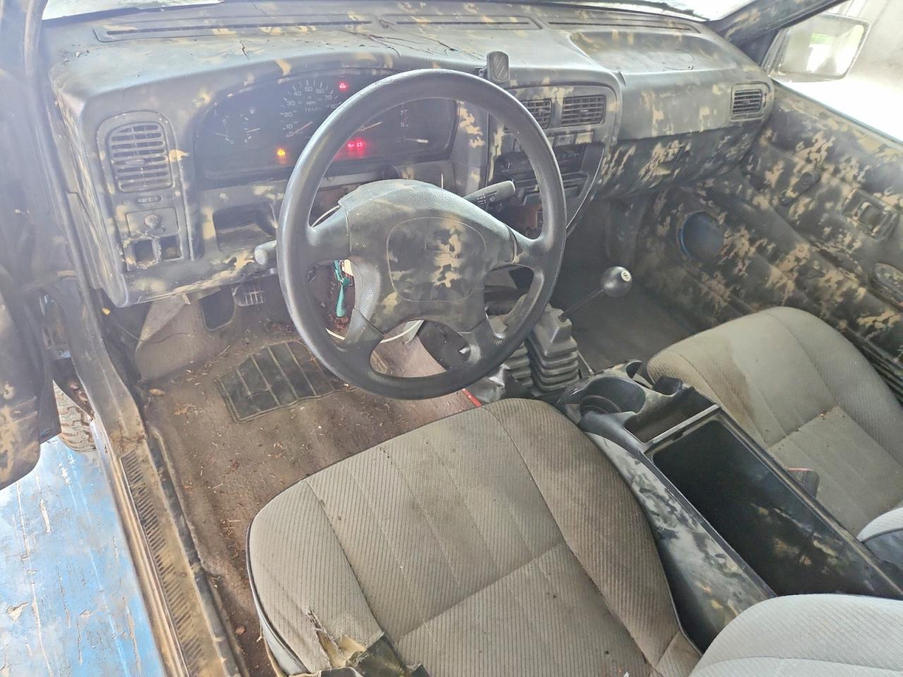 1995 NISSAN NAVARA