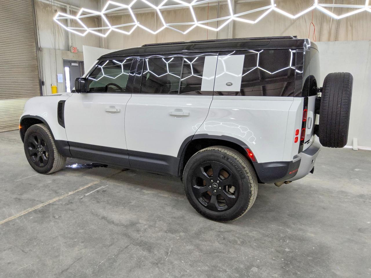 2020 LAND ROVER DEFENDER