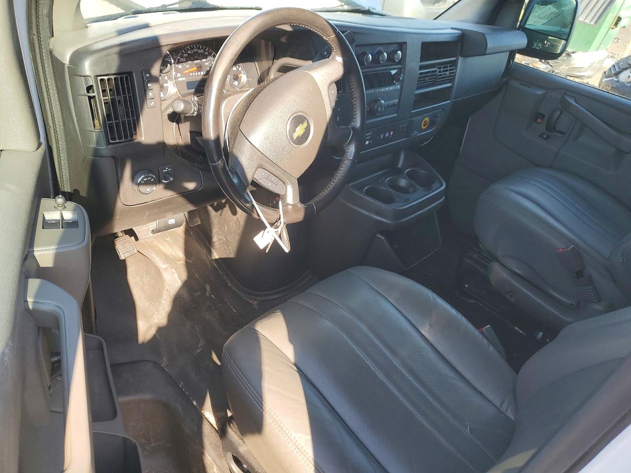 2021 CHEVROLET EXPRESS 25