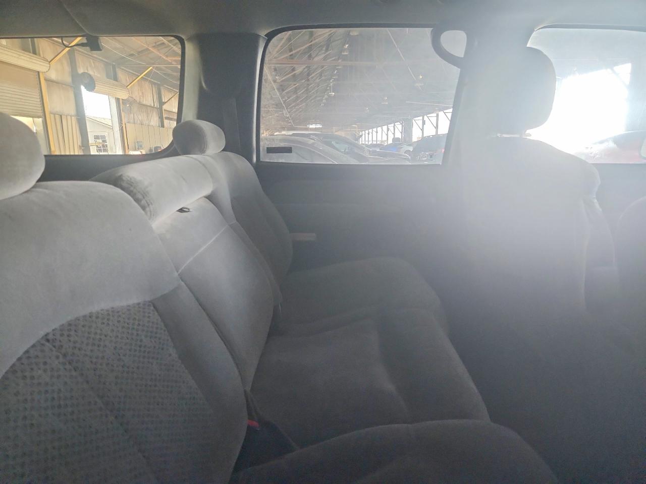 2001 CHEVROLET SUBURBAN