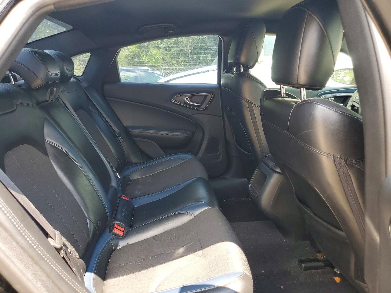 2015 CHRYSLER 200
