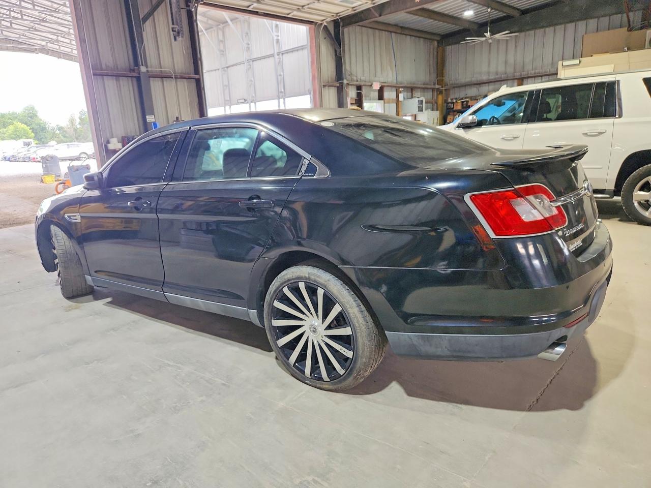 2011 FORD TAURUS