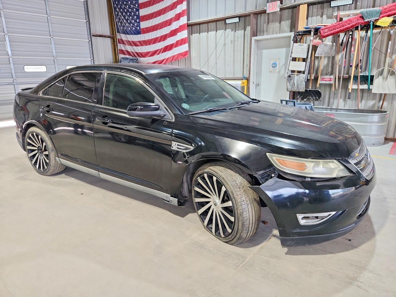 2011 FORD TAURUS