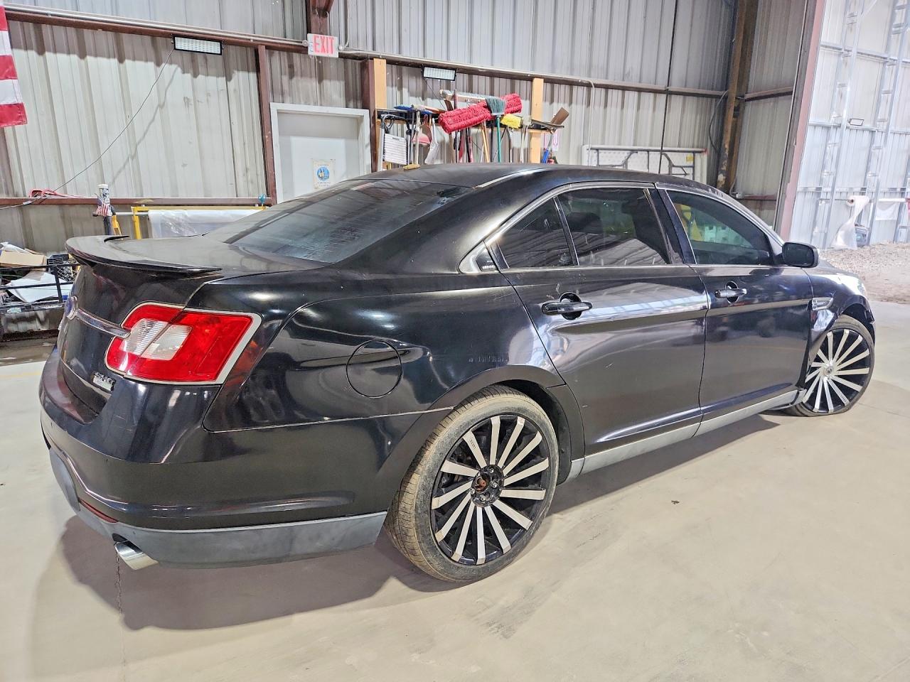 2011 FORD TAURUS